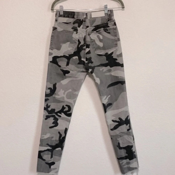 Re/Done Gray Camo High Rise Ankle Crop Button Fly Raw Hem Jeans Size 25 - Picture 6 of 13